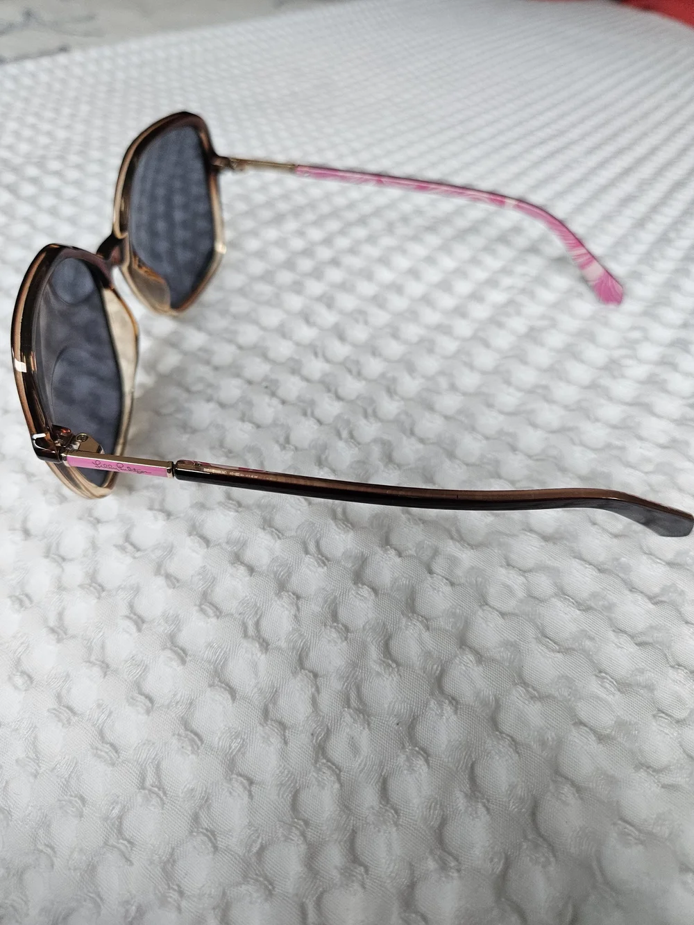 Lilly Pulitzer Brown Gradient Oversized Sunglasses with Pink Temples